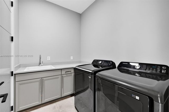 1004 SW 5th Place, Fort Lauderdale, FL 33312