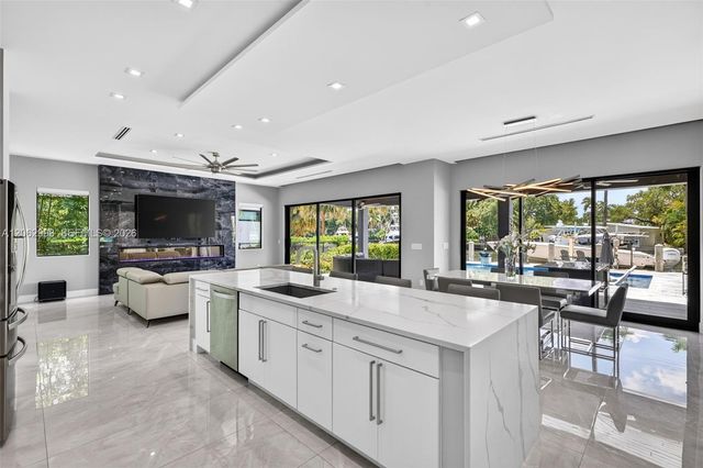1004 SW 5th Place, Fort Lauderdale, FL 33312