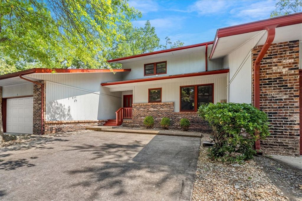 3 Lance Lane, Bella Vista, AR 72715