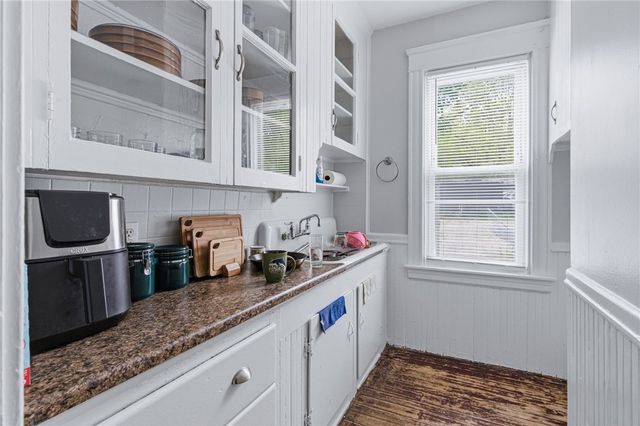 72 Academy Avenue, Providence, RI 02908