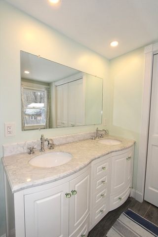 10 Old Stafford Tpke, Leicester, MA 01542