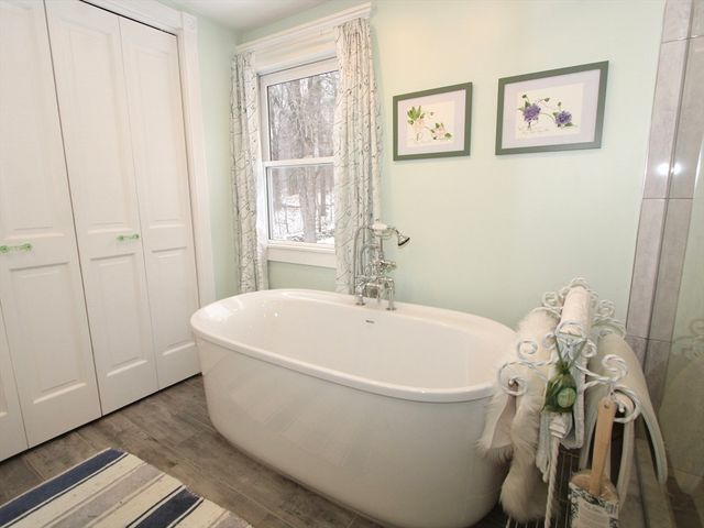 10 Old Stafford Tpke, Leicester, MA 01542