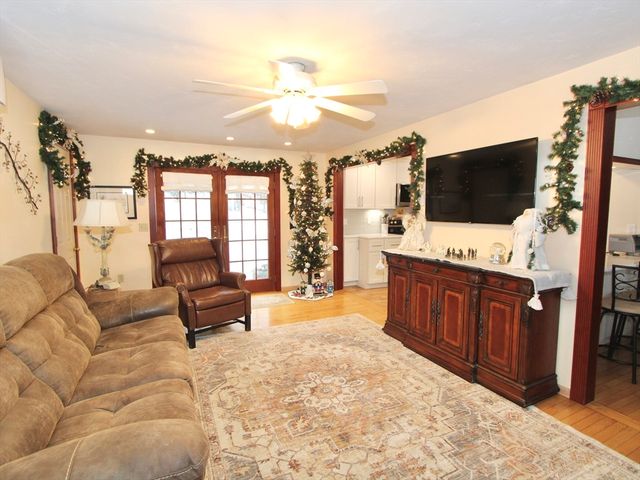 10 Old Stafford Tpke, Leicester, MA 01542