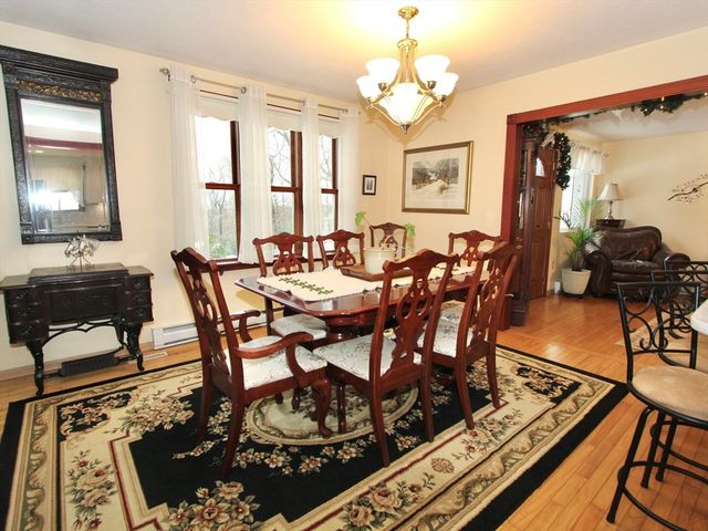 10 Old Stafford Tpke, Leicester, MA 01542