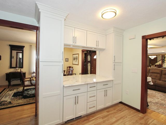 10 Old Stafford Tpke, Leicester, MA 01542