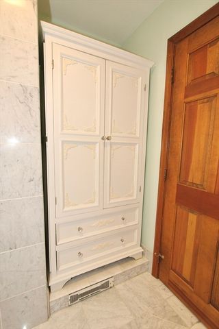 10 Old Stafford Tpke, Leicester, MA 01542