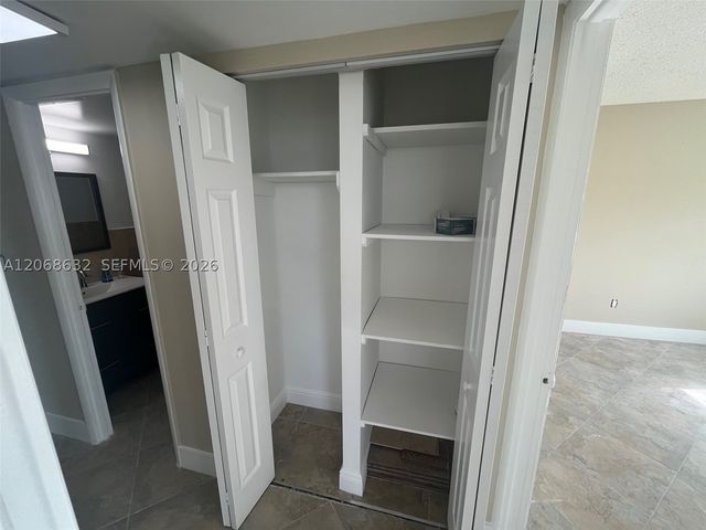 498 NW 165th St D-501, Miami, FL 33169