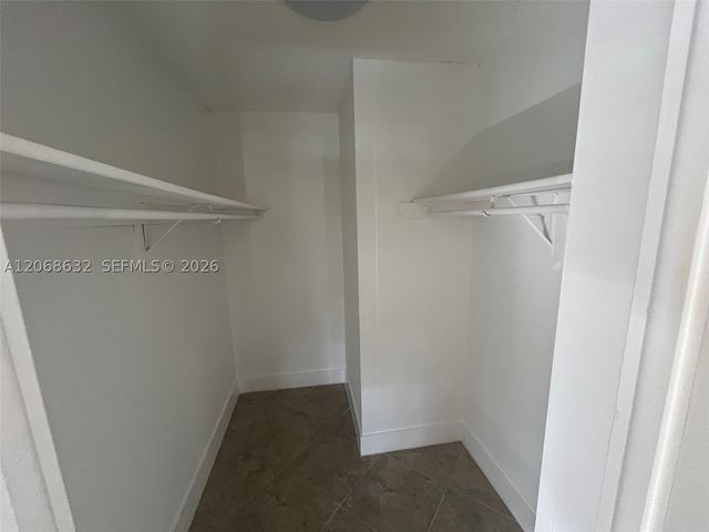 498 NW 165th St D-501, Miami, FL 33169