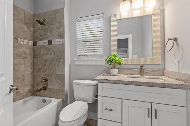 1005 Bingham Street 5, Houston, TX 77007