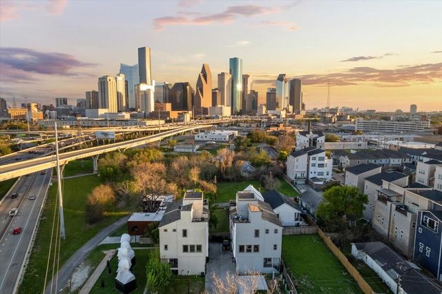 1005 Bingham Street 5, Houston, TX 77007