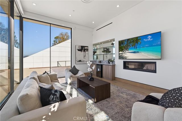 4016 Oakfield dr, Sherman Oaks, CA 91423