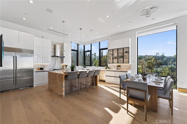 4016 Oakfield dr, Sherman Oaks, CA 91423