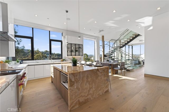 4016 Oakfield dr, Sherman Oaks, CA 91423