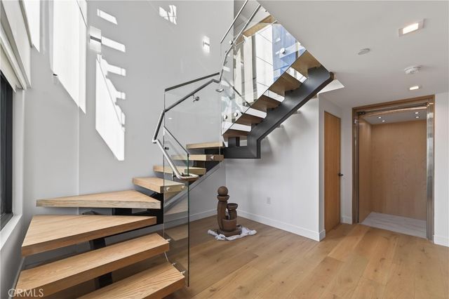 4016 Oakfield dr, Sherman Oaks, CA 91423