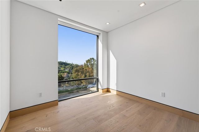4016 Oakfield dr, Sherman Oaks, CA 91423