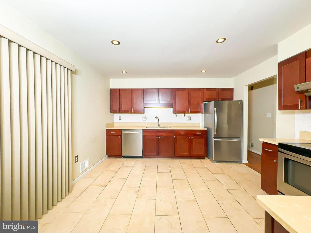 Image 10 of property listing at 9301 MIDLAND TURN, Upper Marlboro, MD 20772