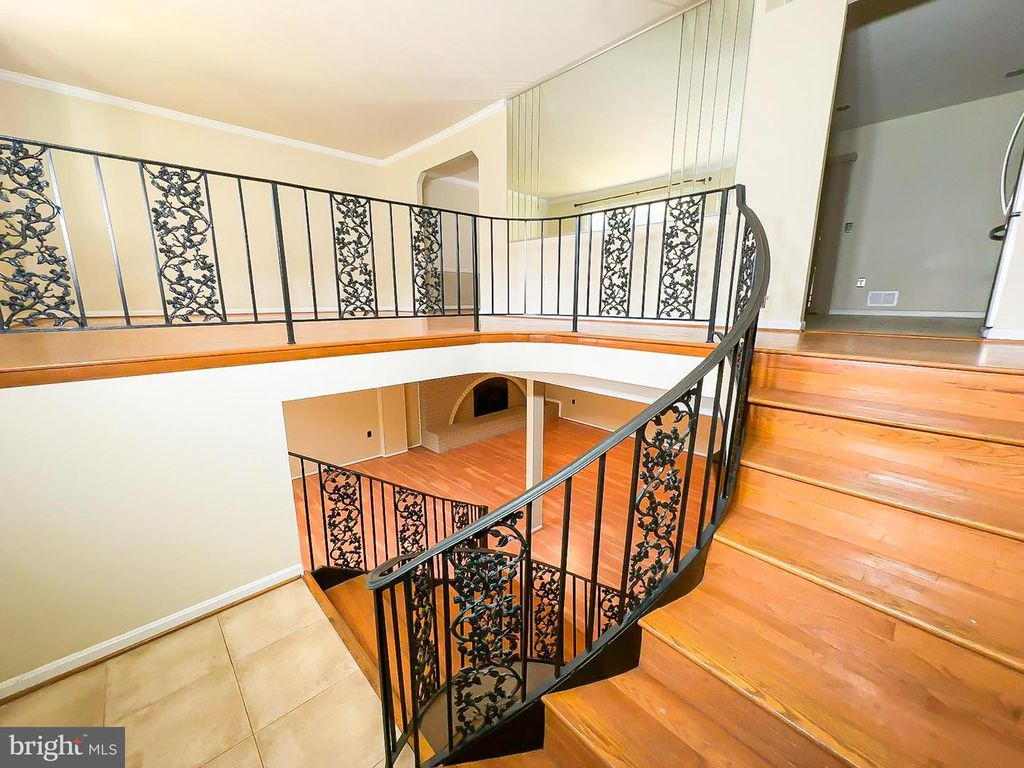 Image 4 of property listing at 9301 MIDLAND TURN, Upper Marlboro, MD 20772