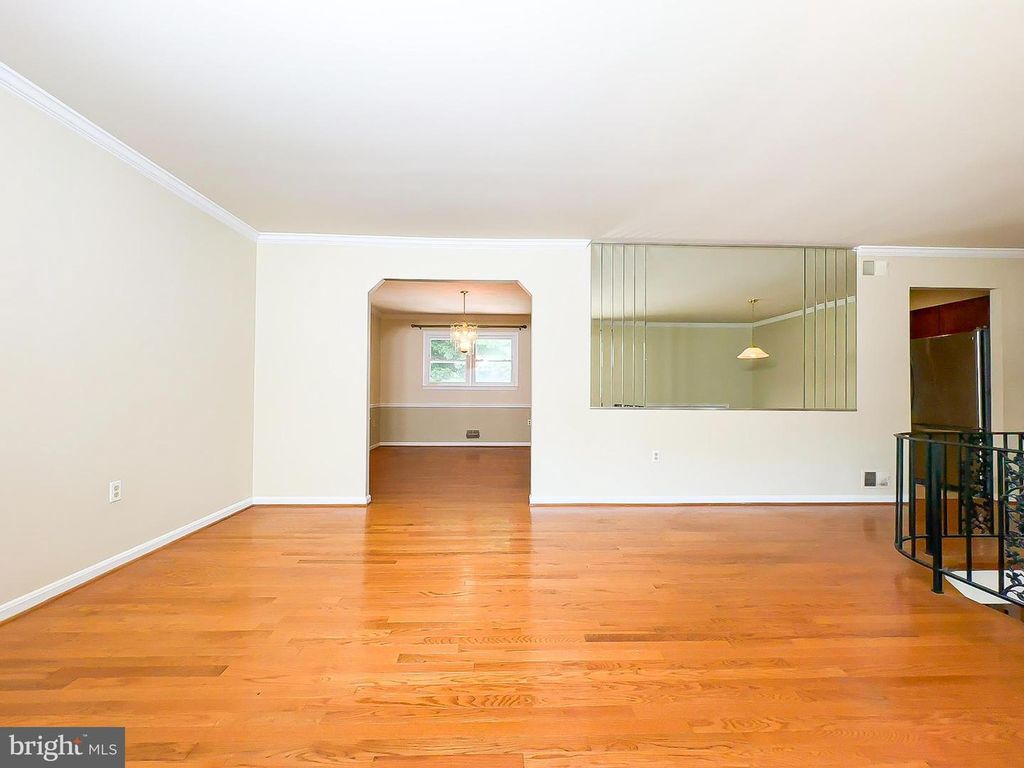 Image 8 of property listing at 9301 MIDLAND TURN, Upper Marlboro, MD 20772
