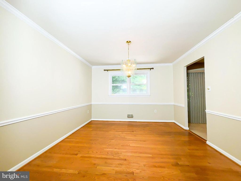 Image 9 of property listing at 9301 MIDLAND TURN, Upper Marlboro, MD 20772