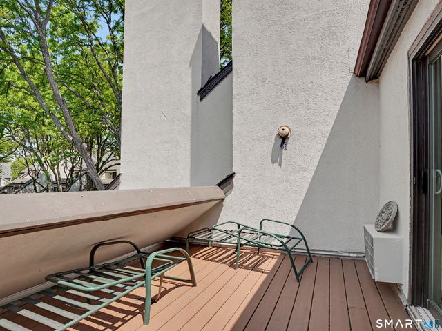 89 Harbor Drive 206, Stamford, CT 06902