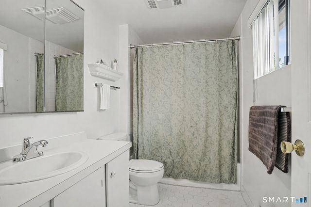 89 Harbor Drive 206, Stamford, CT 06902