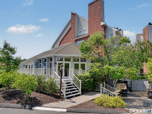 89 Harbor Drive 206, Stamford, CT 06902