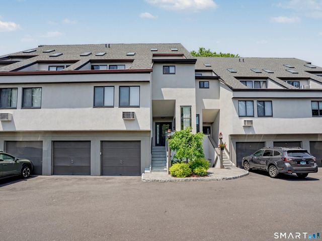 89 Harbor Drive 206, Stamford, CT 06902