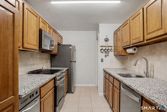 89 Harbor Drive 206, Stamford, CT 06902