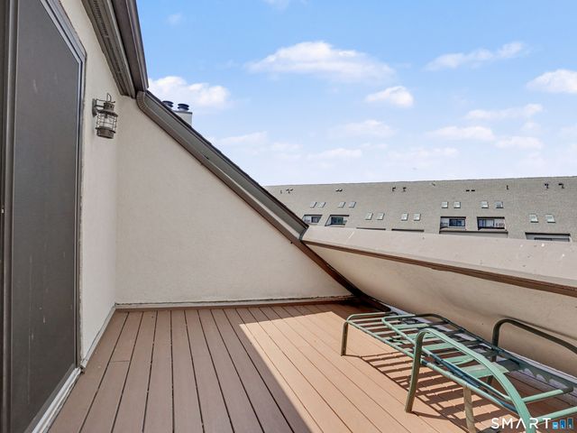 89 Harbor Drive 206, Stamford, CT 06902