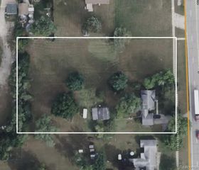 9282 Wayne Road, Romulus, MI 48174