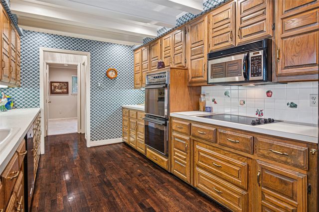 16303 Dalmalley Lane, Dallas, TX 75248