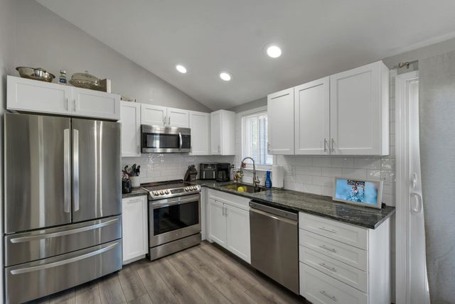 380 Mystic Street, Manchester, NH 03103
