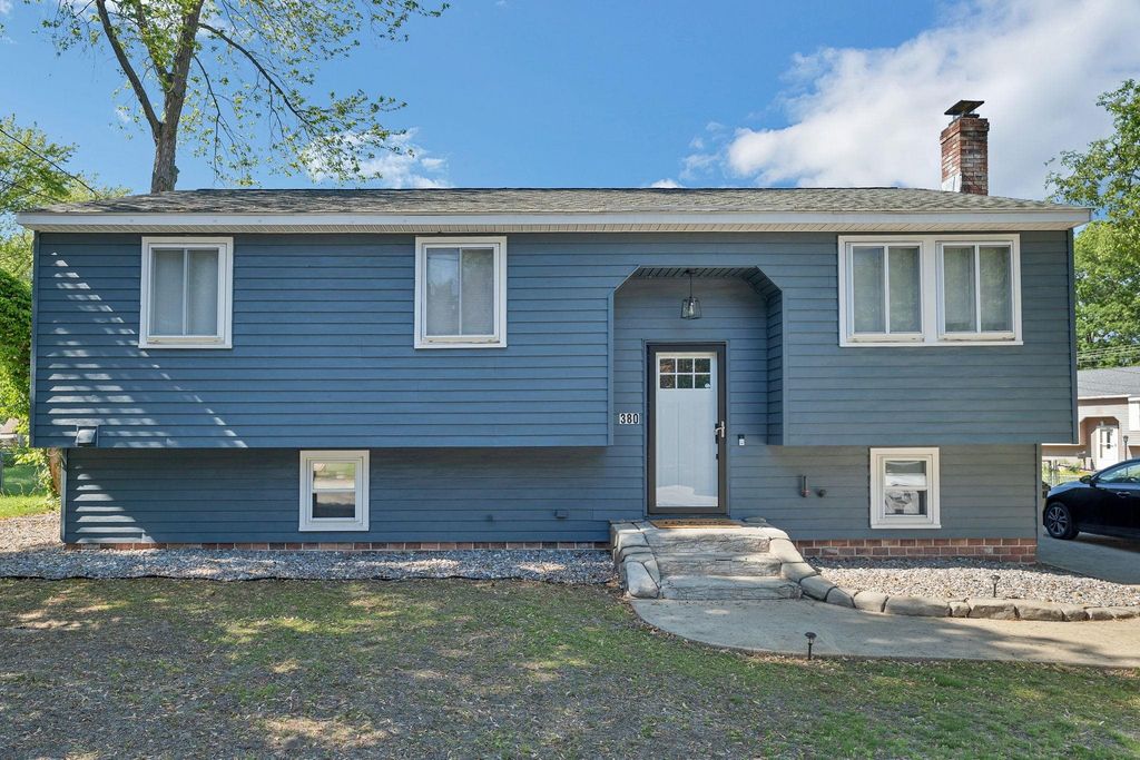 380 Mystic Street, Manchester, NH 03103