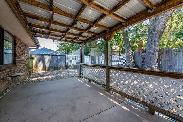 901 S 22nd, Rogers, AR 72758