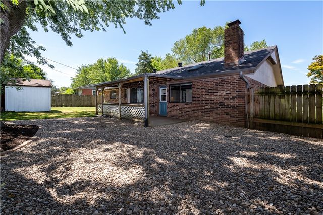 901 S 22nd, Rogers, AR 72758