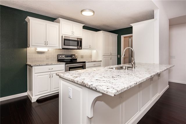 901 S 22nd, Rogers, AR 72758