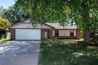 901 S 22nd, Rogers, AR 72758