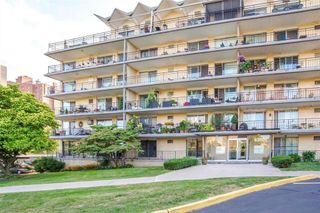 8300 E Jefferson Avenue 104, Detroit, MI 48209