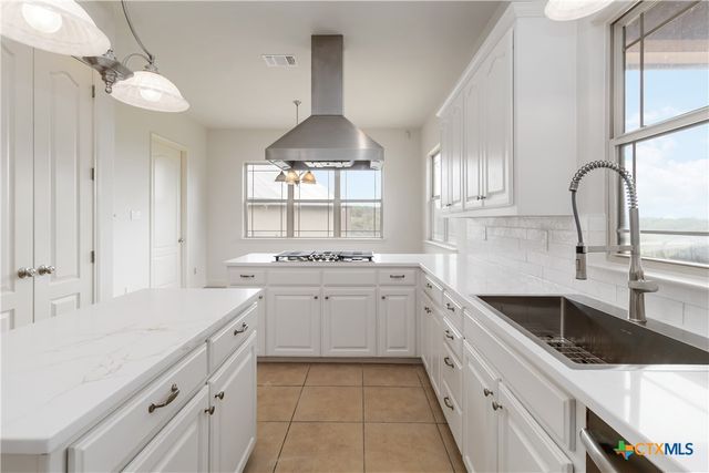 211 Scarlett Ridge Drive, Boerne, TX 78006