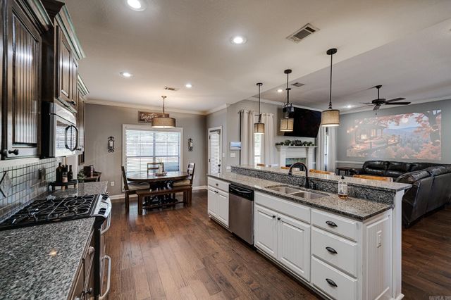 5120 Trinity Crossing Drive, Conway, AR 72034