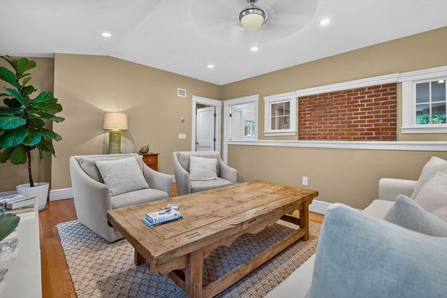 43 Atwood St, Wellesley, MA 02482