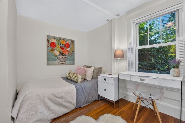 43 Atwood St, Wellesley, MA 02482