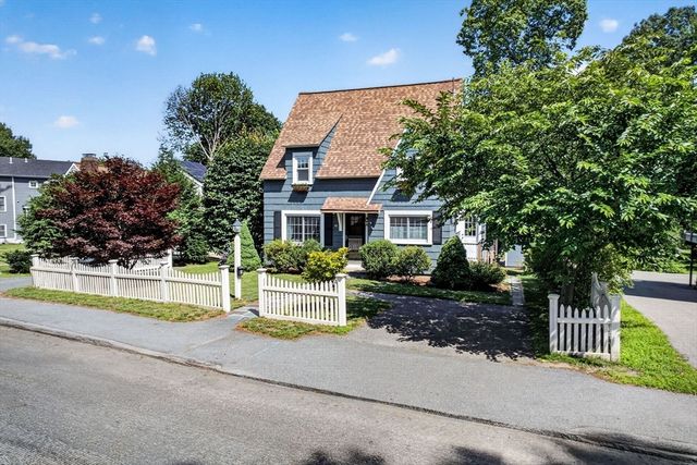 43 Atwood St, Wellesley, MA 02482