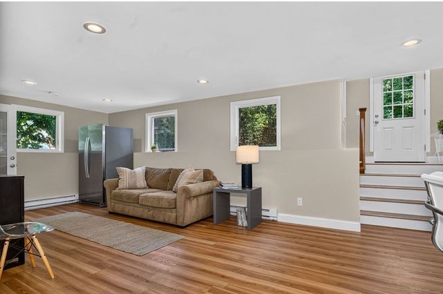 43 Atwood St, Wellesley, MA 02482
