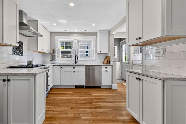 43 Atwood St, Wellesley, MA 02482
