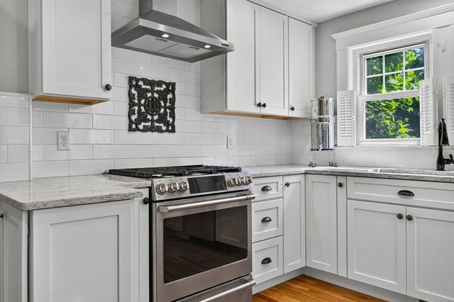 43 Atwood St, Wellesley, MA 02482