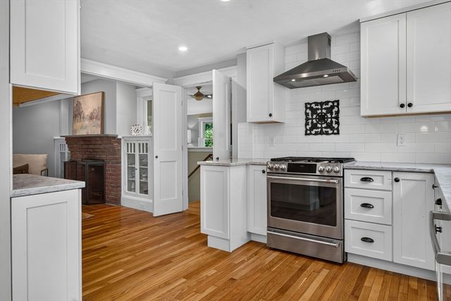 43 Atwood St, Wellesley, MA 02482