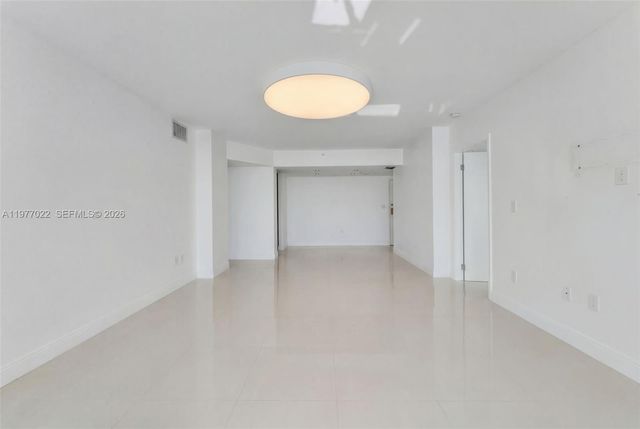 800 Claughton Island Dr 2804, Miami, FL 33131