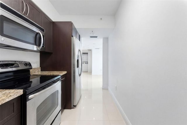 800 Claughton Island Dr 2804, Miami, FL 33131