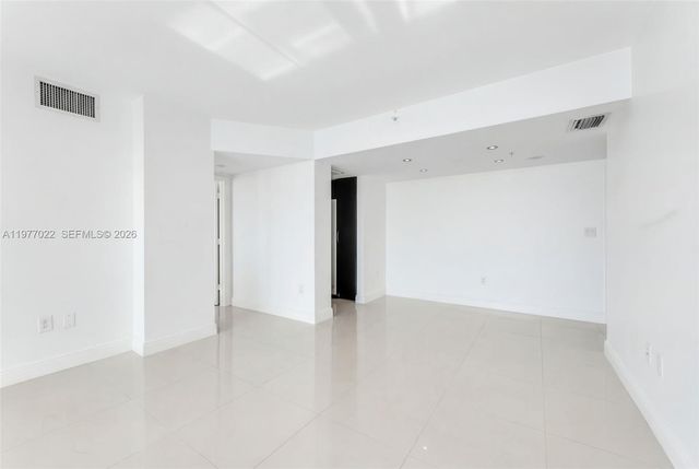 800 Claughton Island Dr 2804, Miami, FL 33131